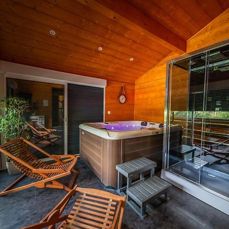 Logis Hotel Les Sapins Le Menil Экстерьер фото