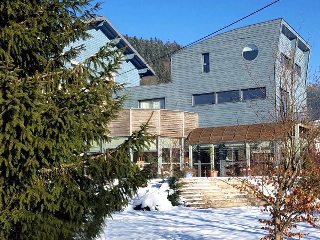 Logis Hotel Les Sapins Le Menil Экстерьер фото