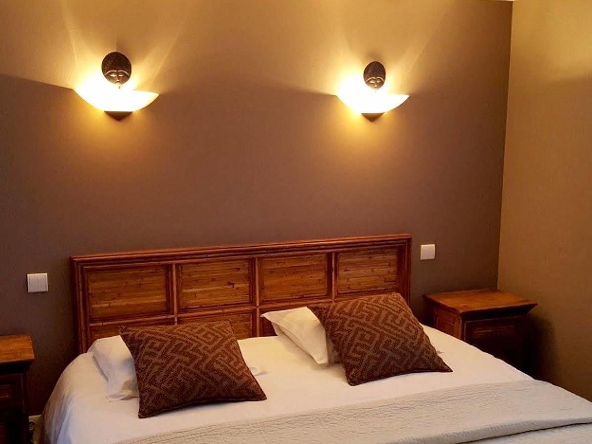 Logis Hotel Les Sapins Le Menil Экстерьер фото