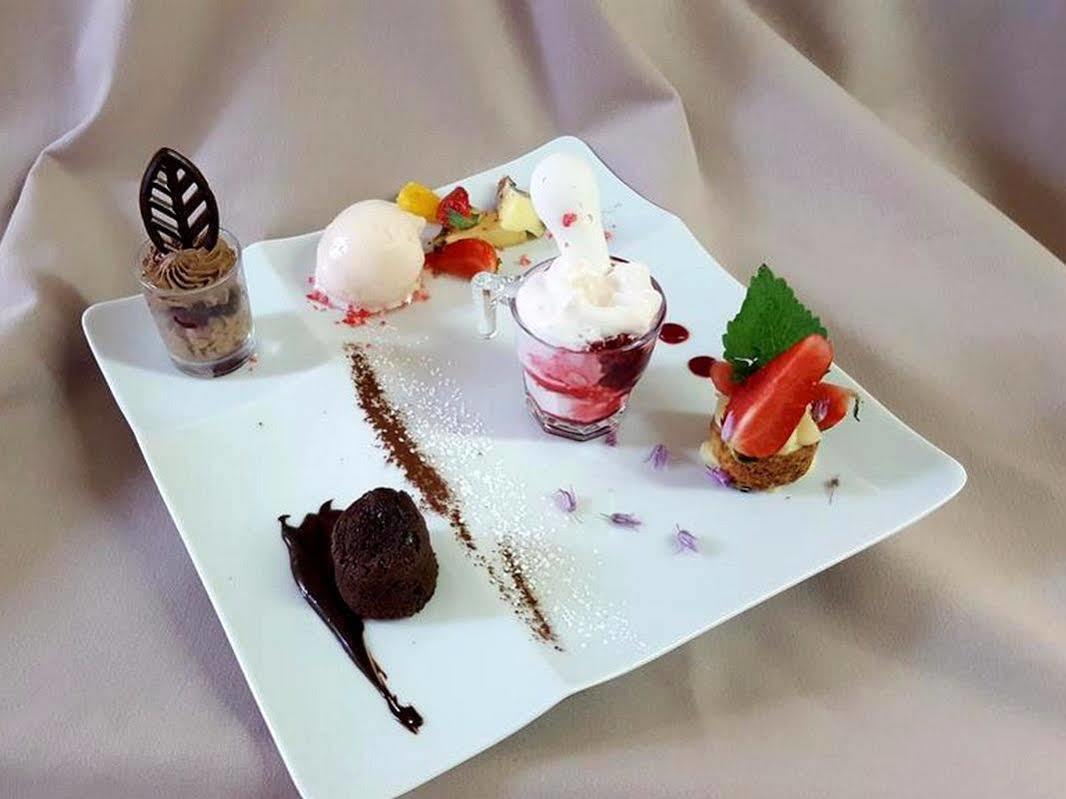 Logis Hotel Les Sapins Le Menil Экстерьер фото