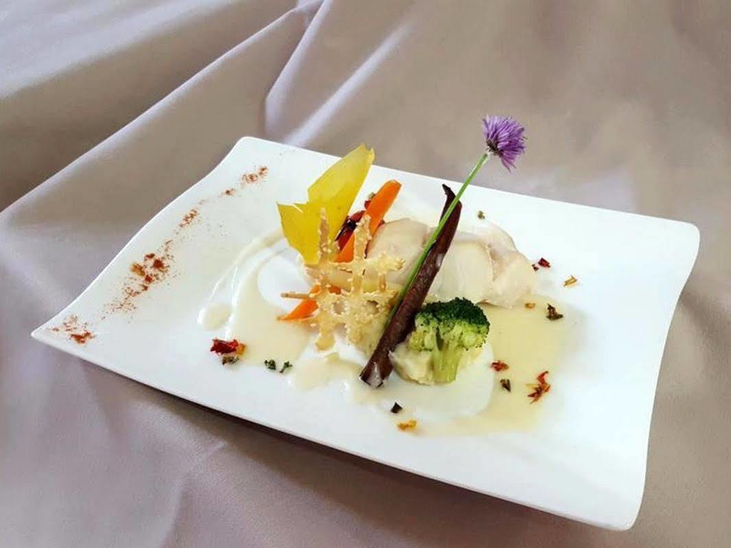 Logis Hotel Les Sapins Le Menil Экстерьер фото